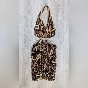 🐰Halter Open Back Leopard Dress
